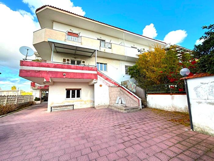 Casa con 9 locali in vendita in Via Cuma Licola, Bacoli