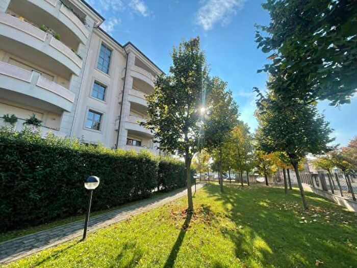 Appartamento trilocale in vendita in Via Alberto da Giussano, Villa Cortese