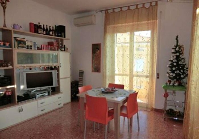 Appartamento con 6 locali in vendita in Via Montegrappa, Jesi