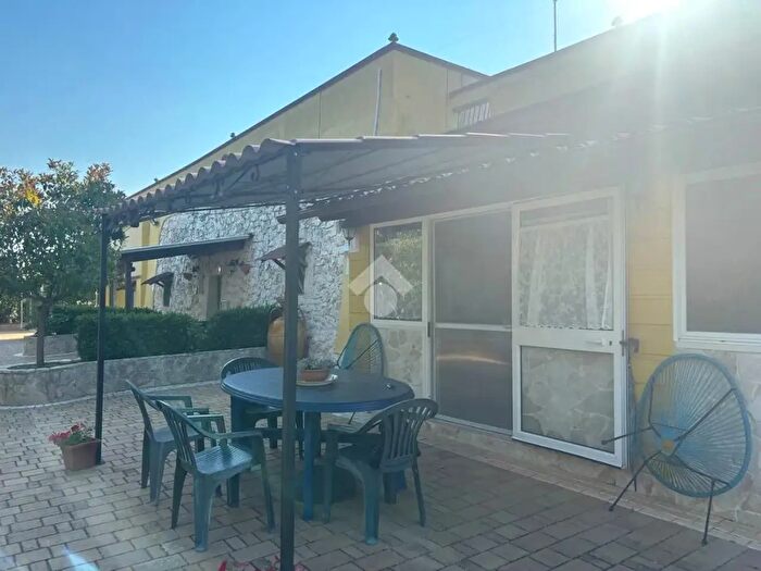 Casa con 8 locali in vendita in Strada Gianfelice, Martina Franca