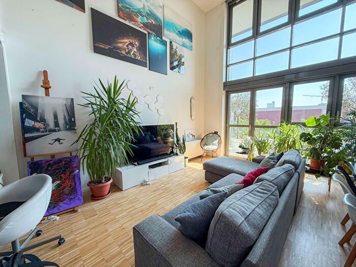 Appartamento con 5 locali in vendita in Via Carlo De Angeli, Milano