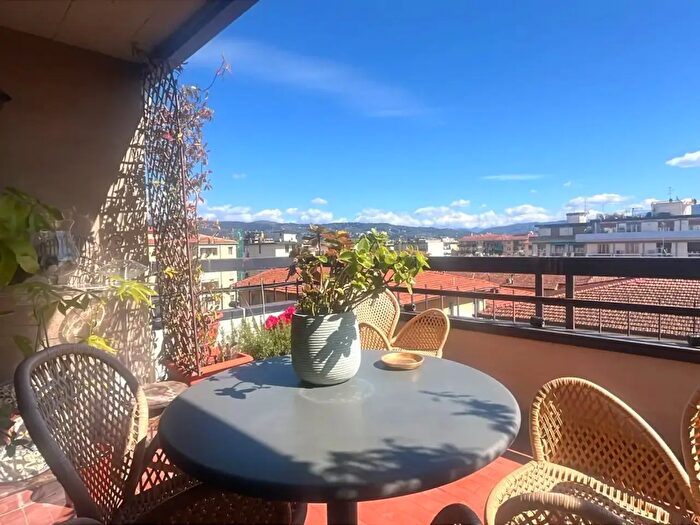 Appartamento con 6 locali in vendita in Via del Madonnone Snc, Firenze