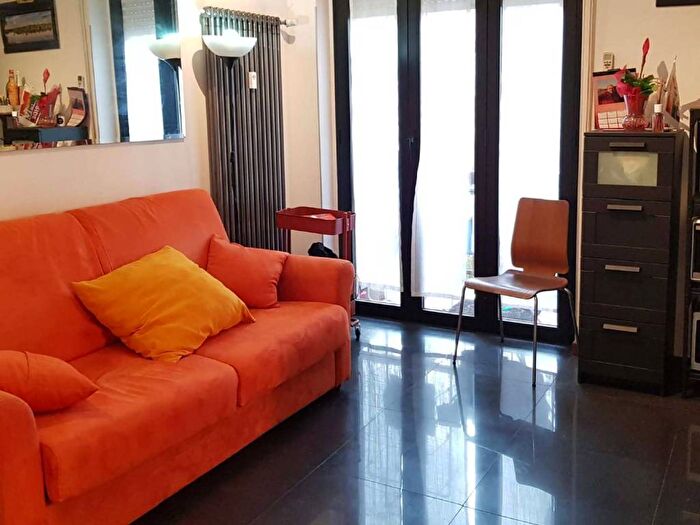 Appartamento monolocale in affitto in Farini, Milano