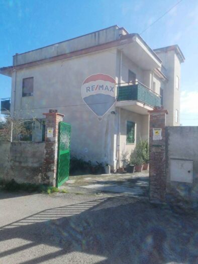 Casa con 10 locali in vendita in Via dei PiniContrada Marina, Augusta