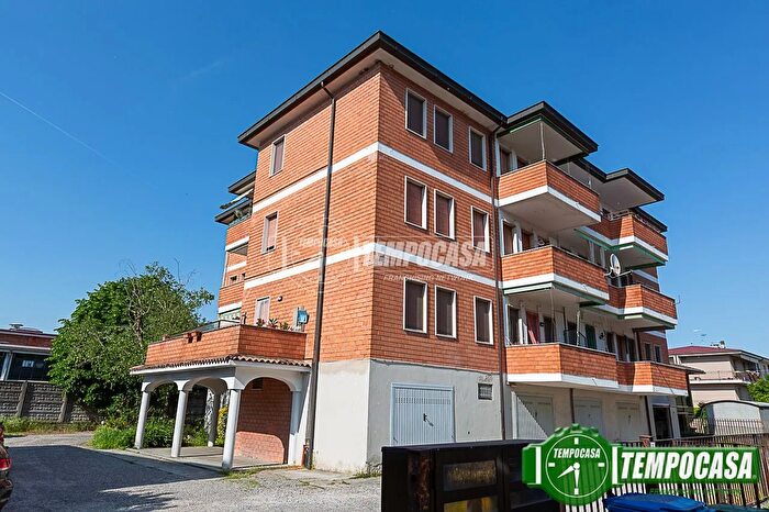 Appartamento quadrilocale in vendita in Via Kennedy, Castelleone