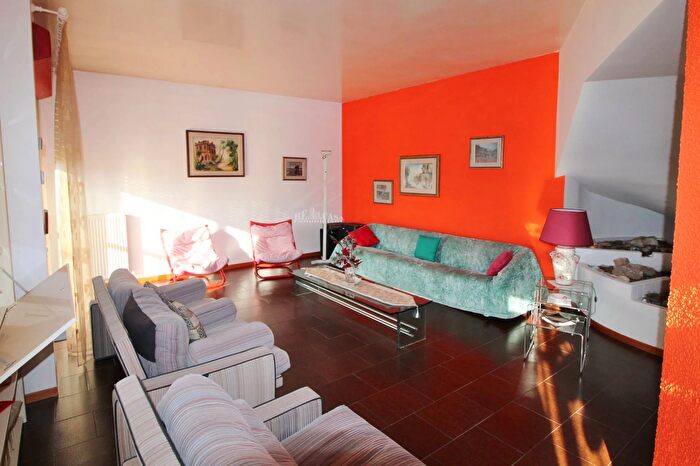 Casa quadrilocale in vendita in Monsampolo Del Tronto