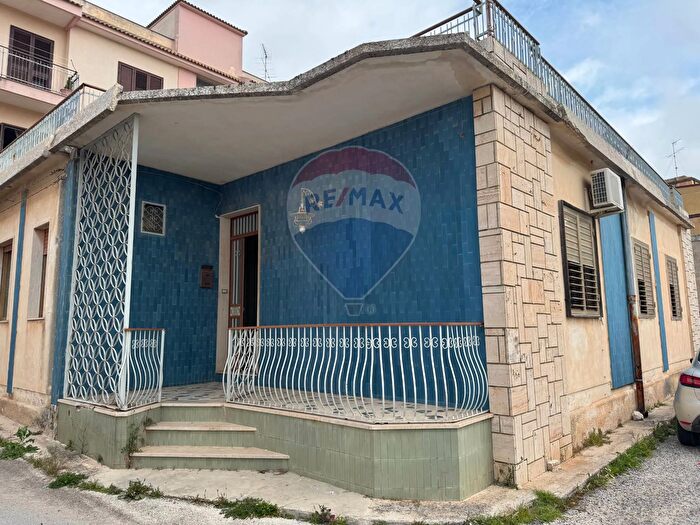 Casa con 8 locali in vendita in Via del Serbatoio Sn, Modica