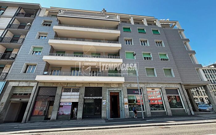 Appartamento con 7 locali in vendita in Via Bonifacio Festaz, Aosta