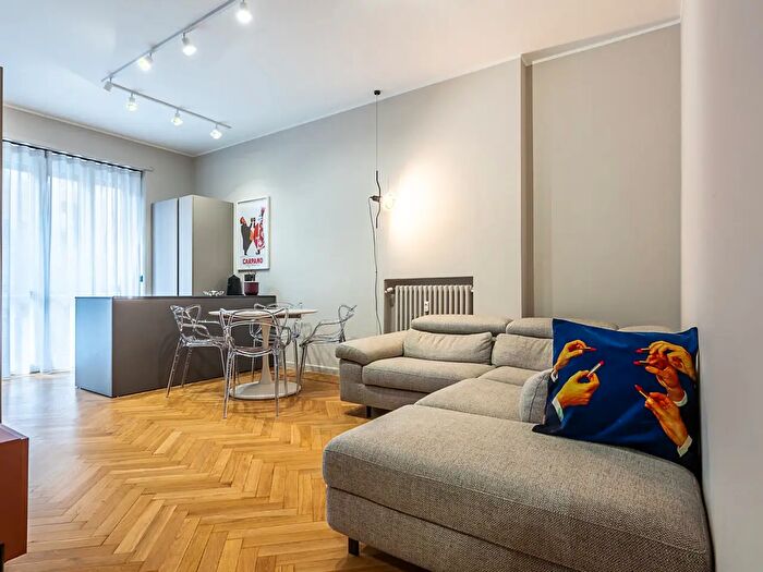 Appartamento trilocale in vendita in Via Federico Paolini, Torino