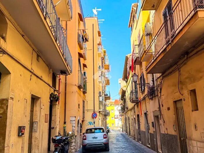 Appartamento trilocale in vendita in Via Ferdinando Lavanga, Formia