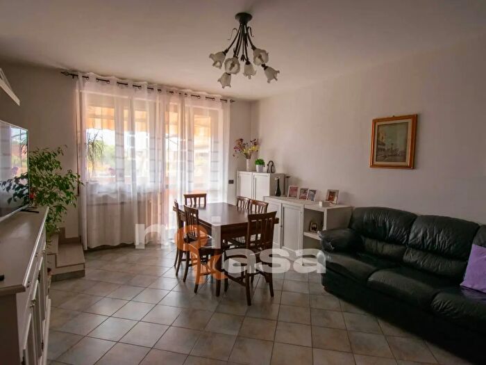 Appartamento trilocale in vendita in Via Mozart, Vanzaghello