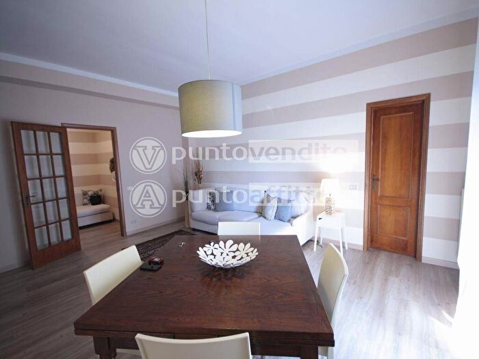 Appartamento quadrilocale in affitto in Via della Madonnina, Centro, Capannori