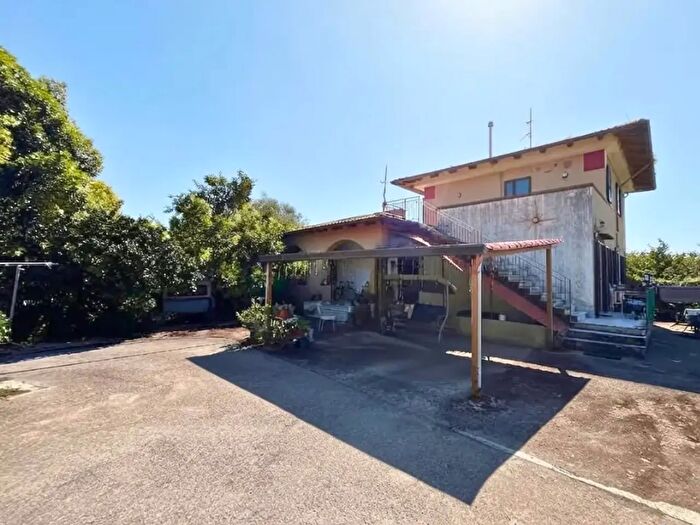 Casa con 6 locali in vendita in Via San Pietro, Giffoni Sei Casali