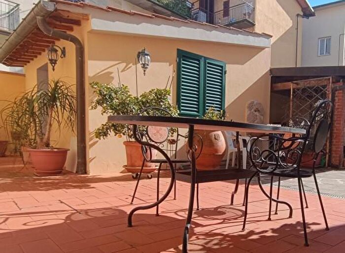 Appartamento con 6 locali in vendita in Viale della Libertà, Impruneta