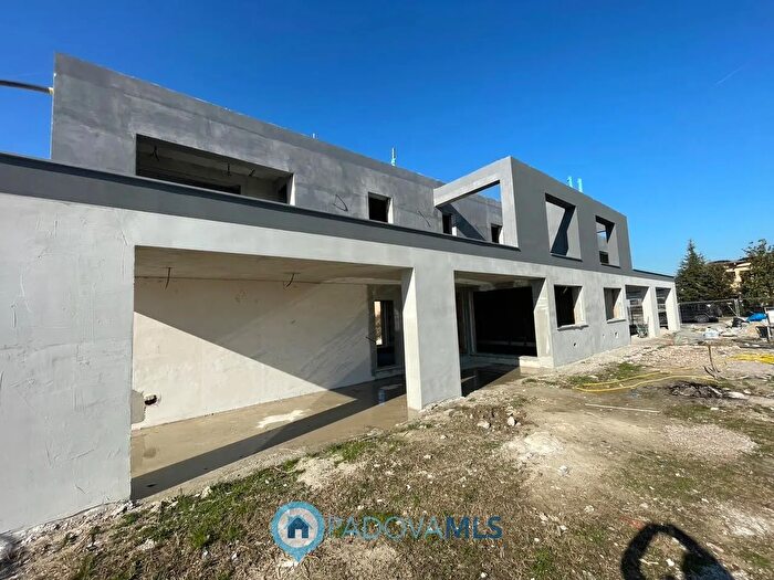 Casa quadrilocale in vendita in Selvazzano Dentro