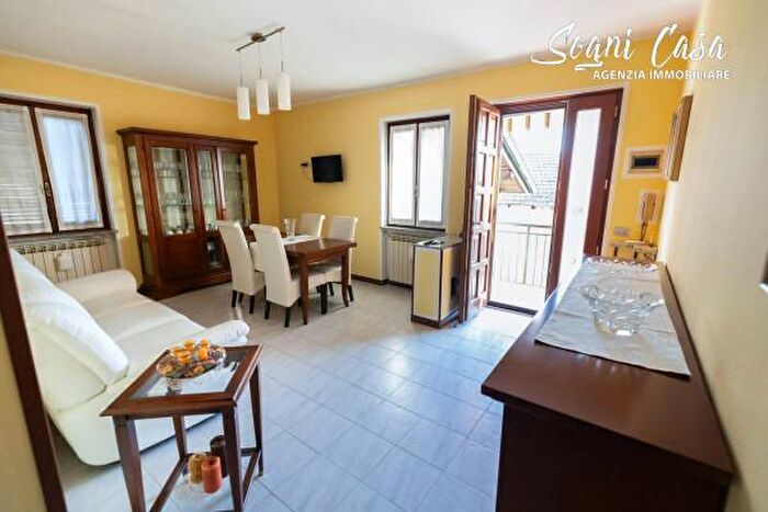 Appartamento trilocale in vendita in Via Guglielmo Marconi, Agrate Conturbia