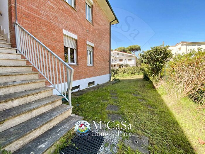 Appartamento quadrilocale in affitto in Via delle Ginestre, Pisa