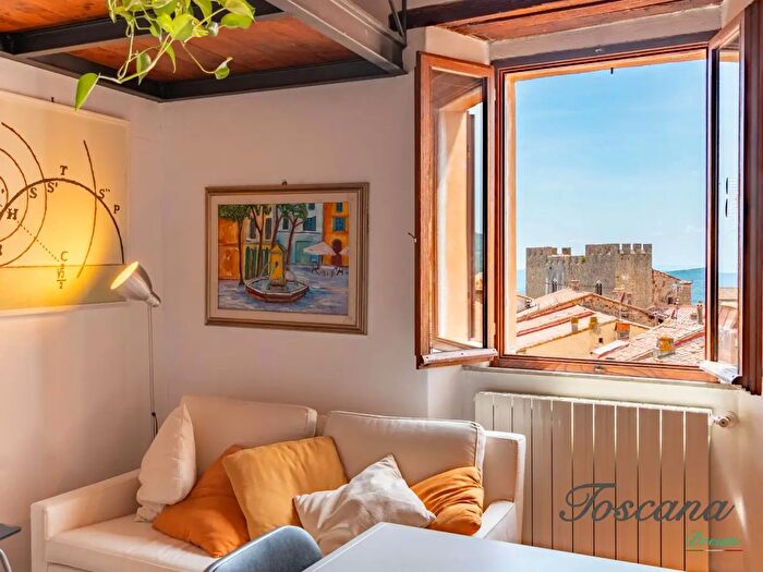 Appartamento trilocale in vendita in Massa Marittima