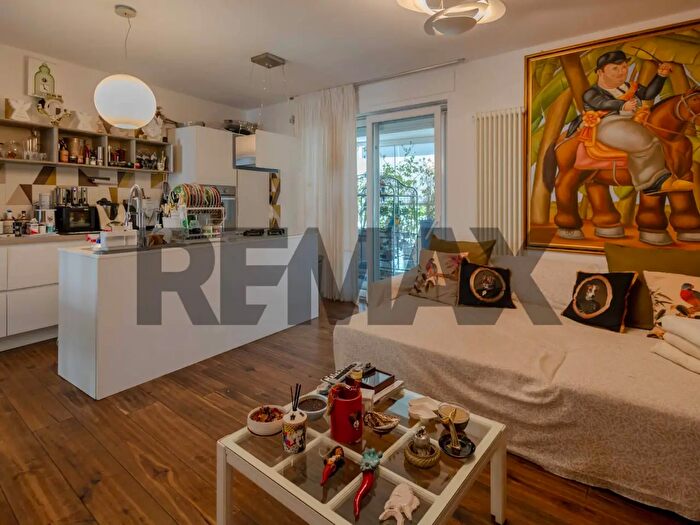 Appartamento trilocale in vendita in Via Mimmo Conenna, Bari