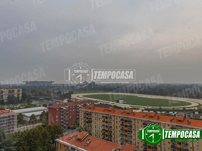 Appartamento trilocale in vendita in Via Ugo Ojetti, Milano