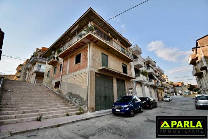 Appartamento con 5 locali in vendita in Via Cassino, Canicatti