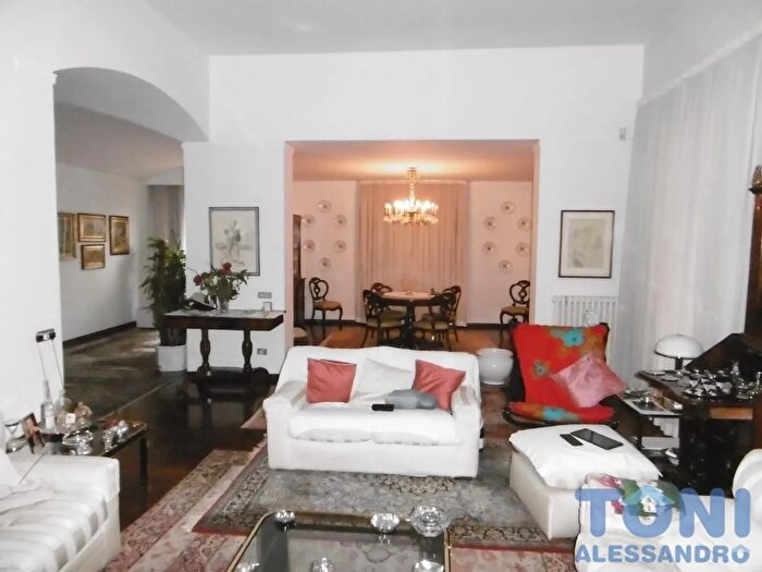 Casa con 15 locali in affitto in Empoli