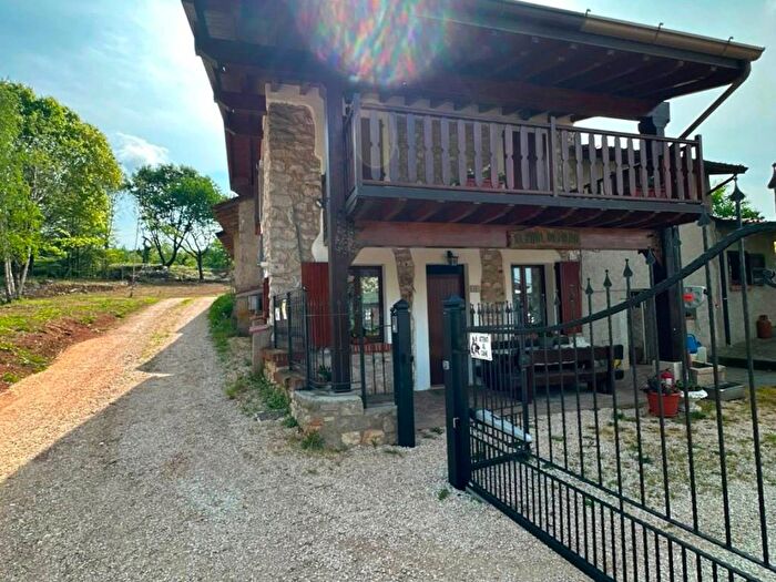 Casa trilocale in affitto in Via Gazulì, Serle