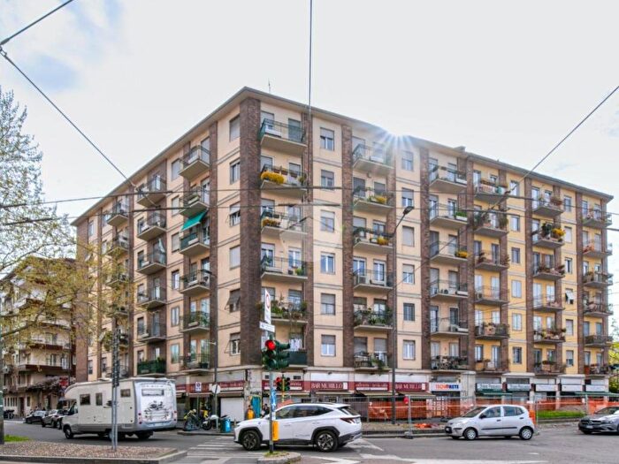 Appartamento trilocale in affitto in Viale Murillo, San Siro, Milano