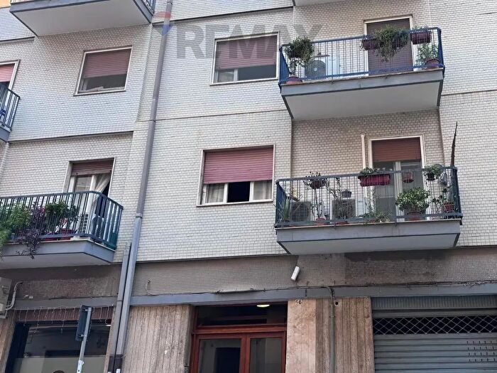 Appartamento trilocale in vendita in Via Nizza, Bari