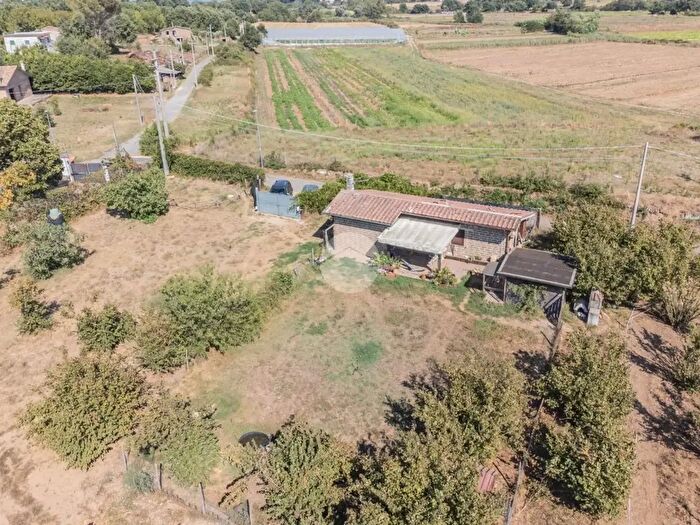 Casa bilocale in vendita in Via di Valle Fioretto, Nepi