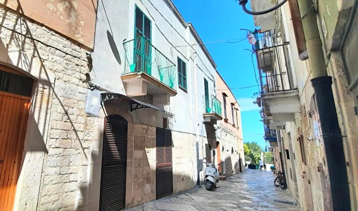 Appartamento trilocale in vendita in Via Pietro Riczio, Barletta