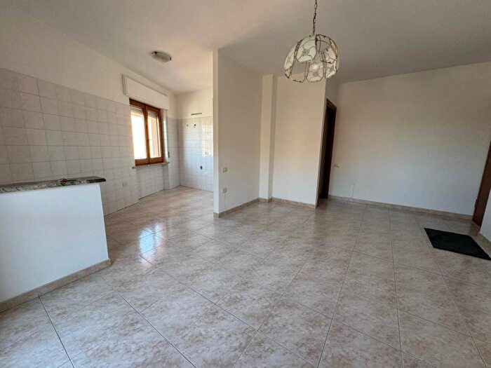 Appartamento trilocale in affitto in Via San Martino, Selargius