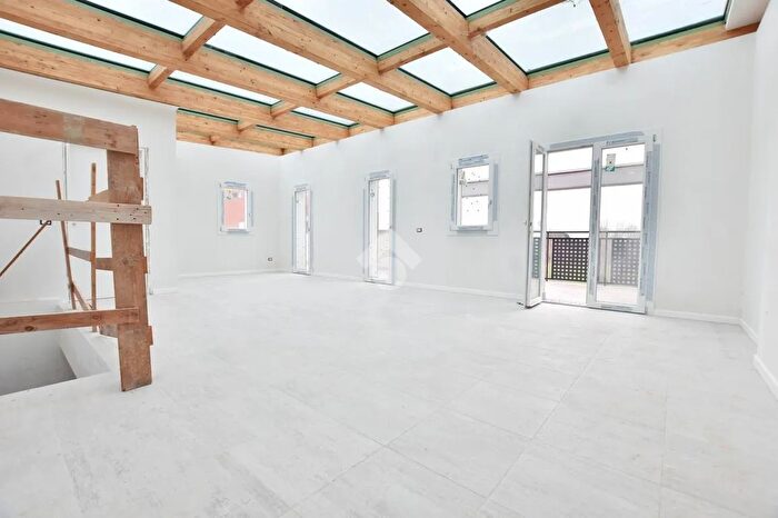 Appartamento trilocale in vendita in Via Amerigo Vespucci, Pozzuolo Martesana