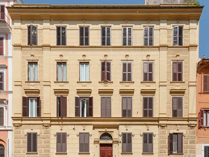 Appartamento quadrilocale in affitto in Borgo Pio, Borgo, Roma