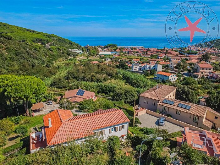 Casa con 12 locali in vendita in Marciana Marina