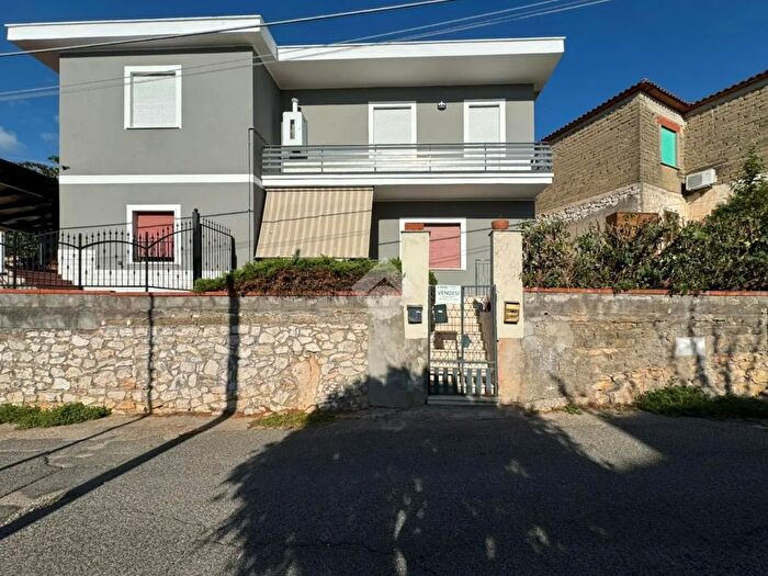 Appartamento trilocale in vendita in Via Villa Petrara, Sezze