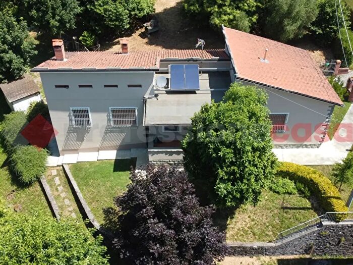 Casa quadrilocale in vendita in Via Bagno Vico Pancellorum b, Bagni Di Lucca