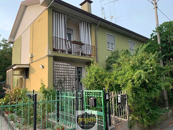 Appartamento quadrilocale in vendita in Località Santa Croce, Santa Croce, Trieste