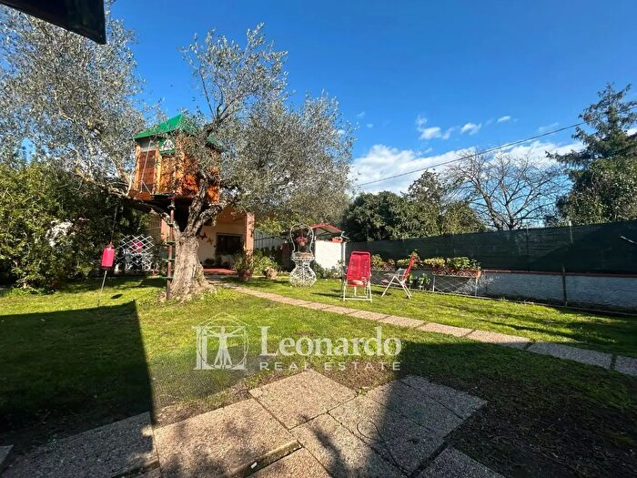 Casa con 5 locali in vendita in Via Fratelli Rosselli, Camaiore