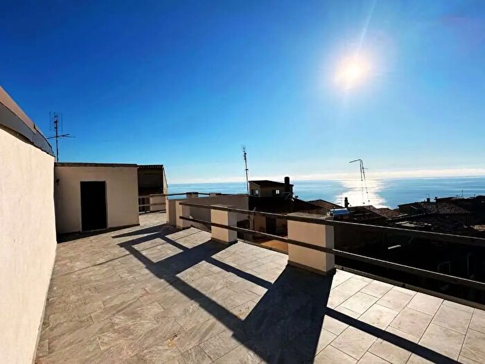 Appartamento con 10 locali in vendita in Piazza Gino Iannelli, Cetraro