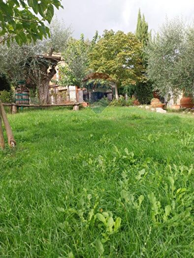 Casa con 7 locali in vendita in Località Nardelli, Castiglione Del Lago