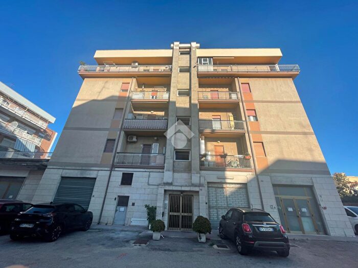 Appartamento bilocale in vendita in Via Bachelet, Terracina