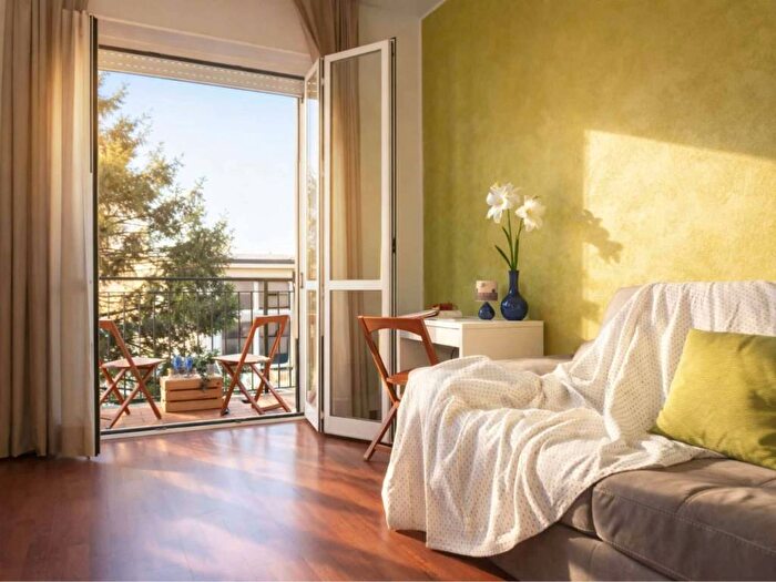 Appartamento bilocale in affitto in Via XXV Aprile, Centro, Pero