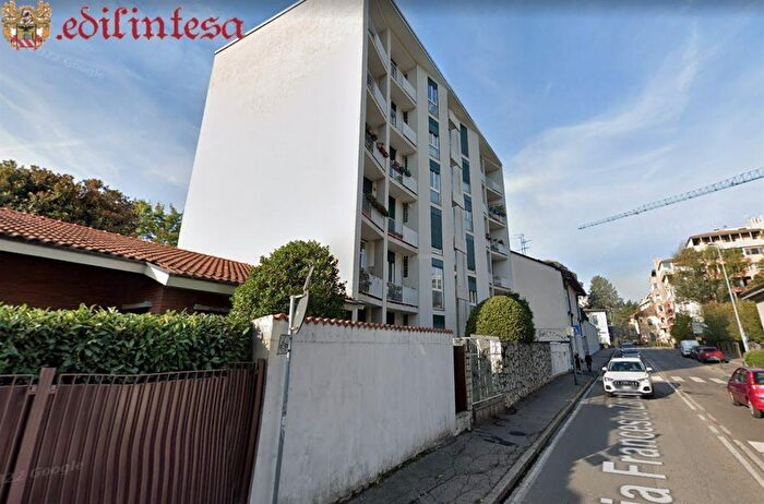 Appartamento quadrilocale in affitto in Largo Esterle, Monza