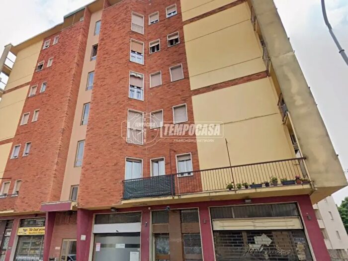 Appartamento trilocale in vendita in Via Francesco Crispi, Limbiate