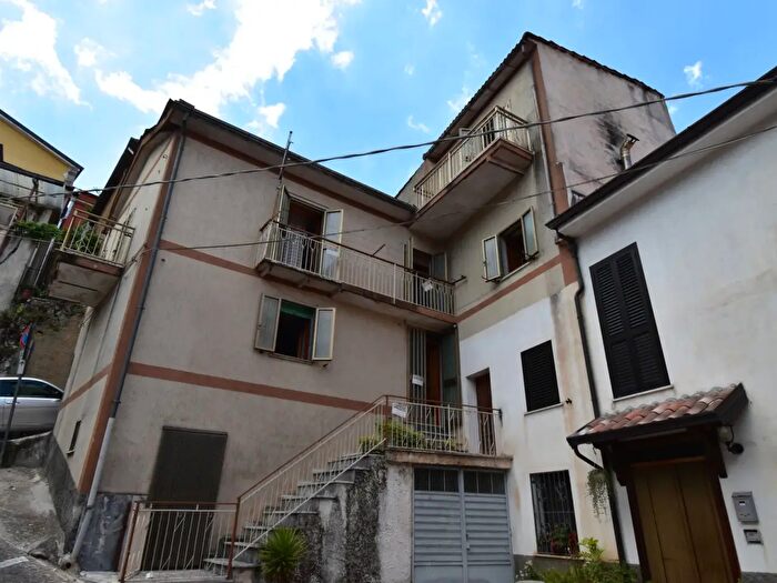 Casa quadrilocale in vendita in Via Volturno, Sassano