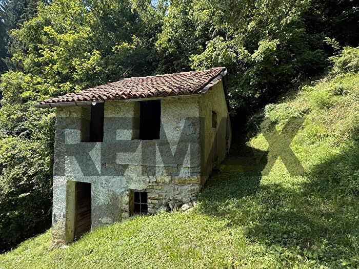 Casa bilocale in vendita in Via Rovaia Snc, Belluno