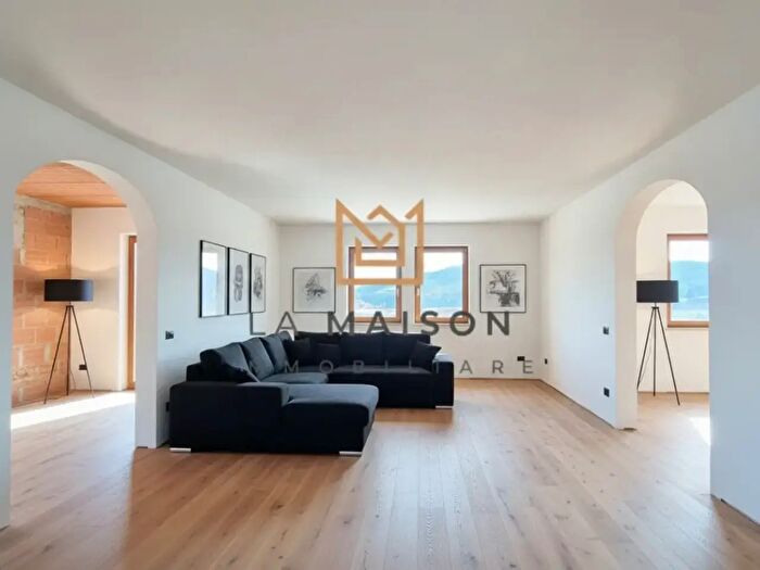 Casa con 5 locali in vendita in Via Serafin, Possagno