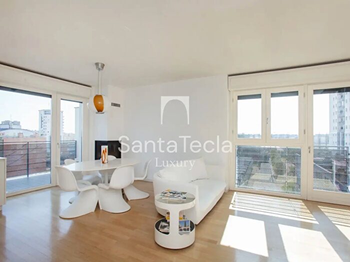 Appartamento quadrilocale in vendita in Via Savona, Milano