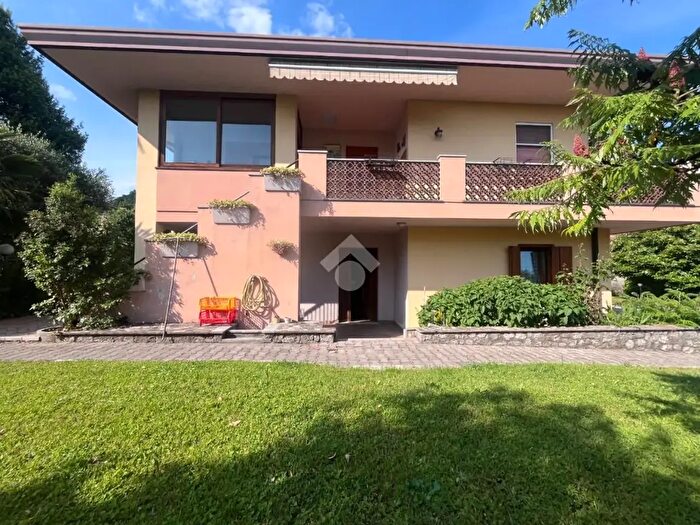 Casa con 5 locali in vendita in Via Mioni, Fanna